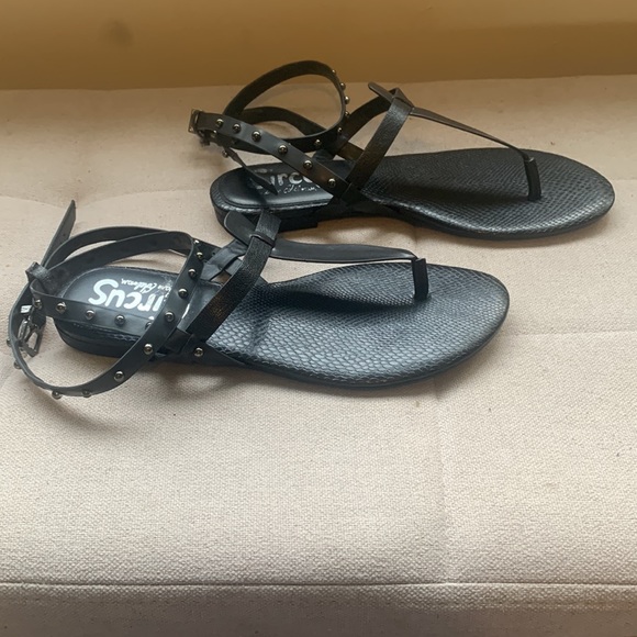 Circus by Sam Edelman "Gavin" Leather T-Strap Studded Sandal Black Size 9.5 - Picture 5 of 16